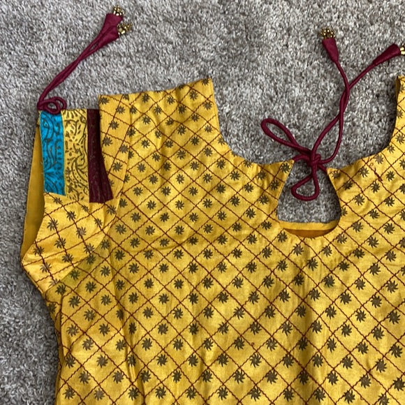 Beautiful ethnic tunic top - Picture 3 of 4